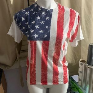 5/$15 Nice 🇺🇸 flag tshirt
